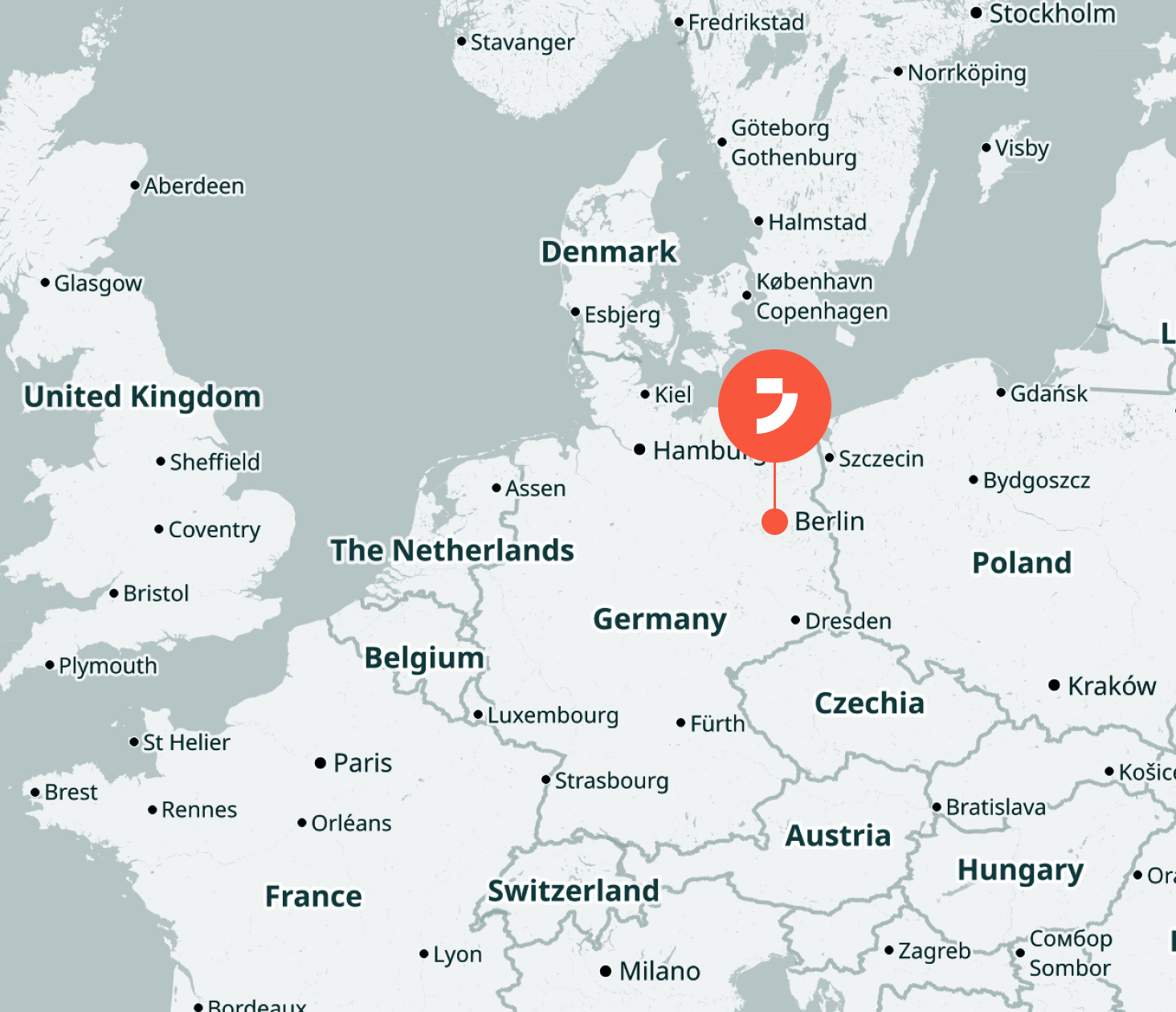 Landkarte von Mitteleuropa mit Fokus auf Deutschland, hervorgehoben mit einem roten Marker in der N&auml;he von Berlin, umgeben von Nachbarl&auml;ndern wie D&auml;nemark, Niederlande und Polen.